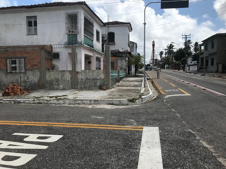 APÊ TÉRREO | 2 quartos | Wi-Fi | Poucos metros da Igreja Mat