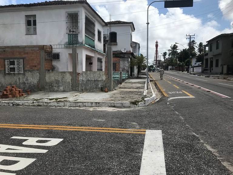 APÊ TÉRREO | 2 quartos | Wi-Fi | Poucos metros da Igreja Mat